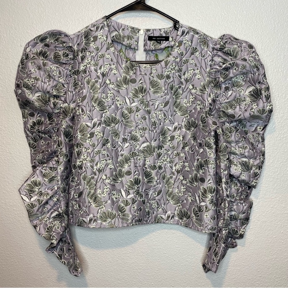 Anthro En Saison Bubble Sleeve Top